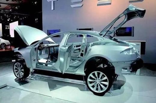 鋁制發(fā)動機(jī)，鋁制散熱器，全鋁車身